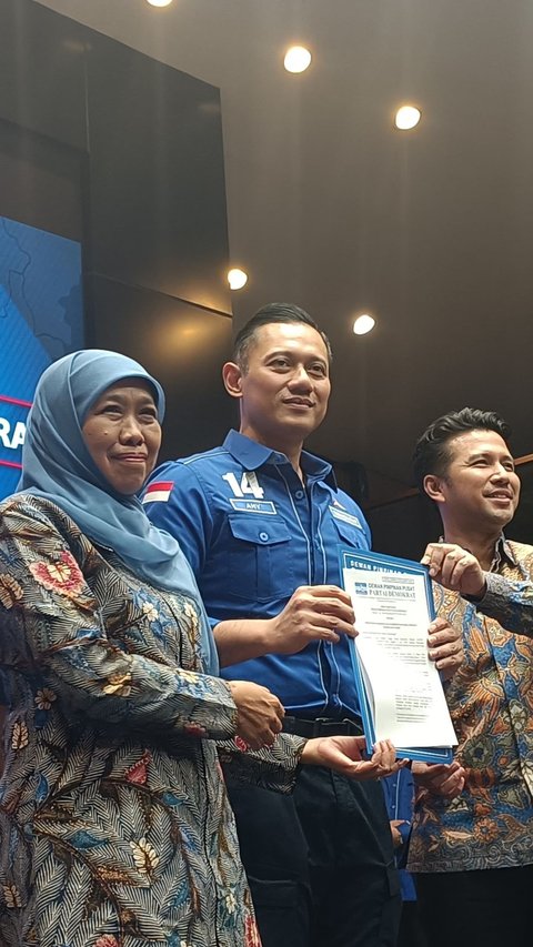 AHY Serahkan Surat Rekomendasi, Demokrat Resmi Usung Khofifah-Emil Dardak di Pilkada Jatim