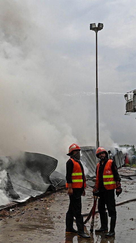 Kebakaran Terjadi di TPA Suwung Bali, 5 Mobil Damkar Dikerahkan