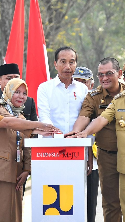 Presiden Jokowi Resmikan Infrastruktur Jalan di Lampung Utara