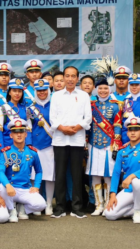Didampingi Zulhas, Presiden Resmikan ‘Jokowi Learning Centre’ di SMA Kebangsaan Lampung