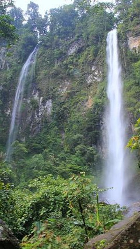 Hadirkan Sensasi Kabut Eksotis, Curug Cileat Subang Dijamin Sembuhkan Hati yang Kusut