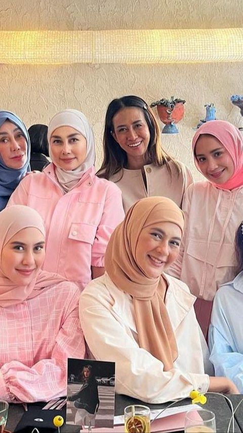 Potret Geng Cendol Arisan di Acara Nagita Slavina, Mayoritas Pakai Baju Pink Cantik-cantik Semua