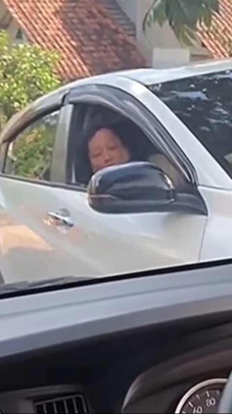 VIDEO: Viral Pemobil Arogan Lawan Arah, Sok Jago Ngaku Ketua Ormas Akhirnya Keok