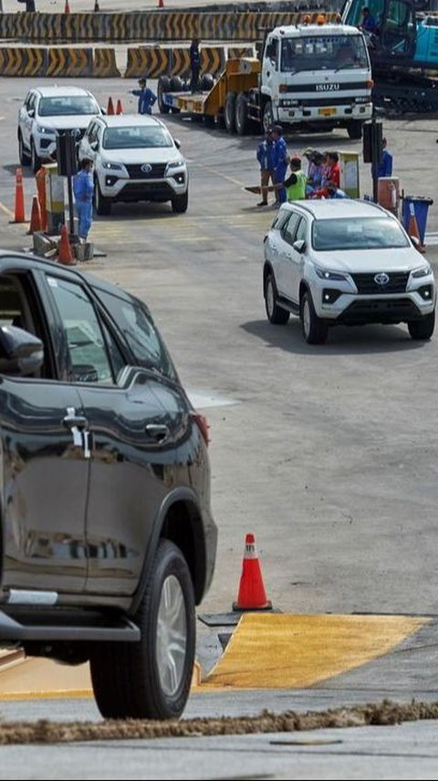 Pabrikan hanya berharap GIIAS dan akhir tahun, penjualan mobil baru anjlok.