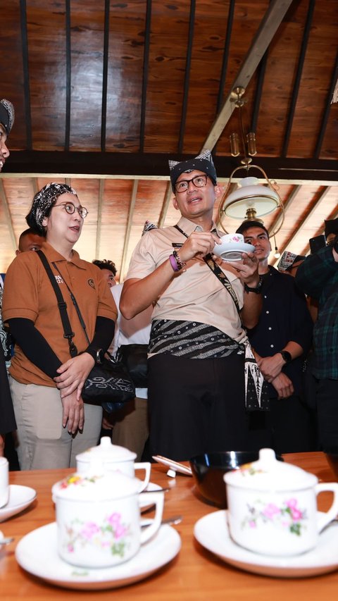 Kunjungi Desa Wisata Adat Kemiren Banyuwangi, Menteri Sandiaga: Pengalaman World Class Tourism