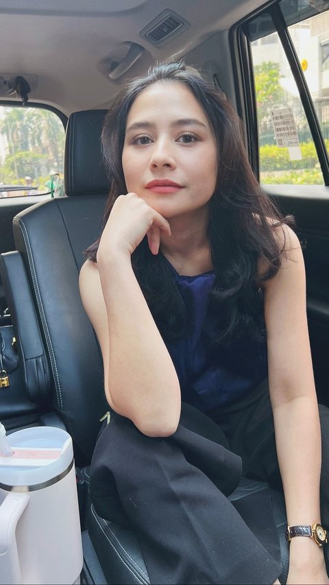 Foto-foto Terbaru Prilly Latuconsina yang Makin Mencuri Perhatian, Gayanya Disebut Bak ABG