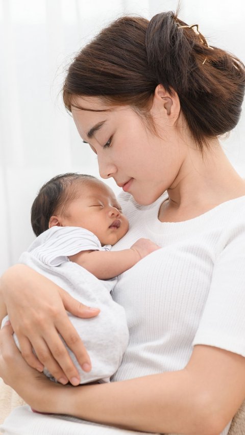 Experiencing Baby Blues, Psychologists Still Advise Mothers to Try Giving Breast Milk to Babies