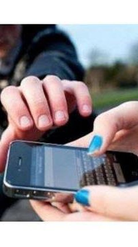 Handphone Wartawati Antara Dijambret saat Tunggu Ojek Online