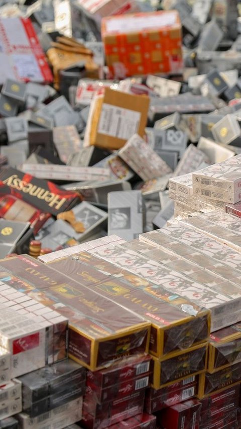 Bea Cukai Teluk Bayur Musnahkan Rokok Ilegal dan Minuman Beralkohol, Potensi Kerugian hingga Rp11,6 Miliar