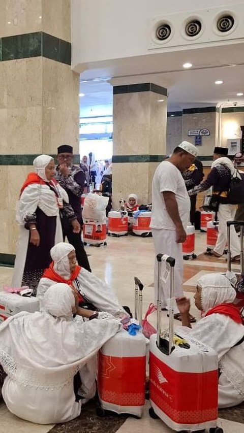 The Return of Hajj Group 31 from Makassar Embarkation Postponed, Pilgrims Asked to Get Off the Plane