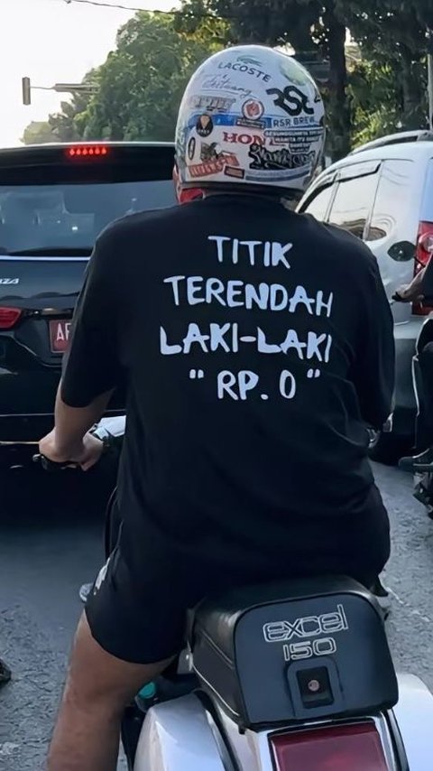 10 Potret Tulisan Lucu di Baju Pemotor, Berisi Pesan Menohok Hati