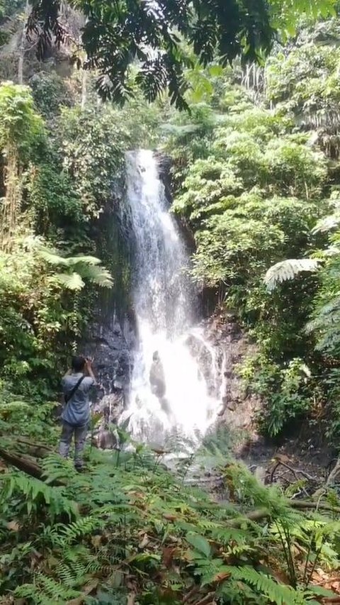 Masih Sepi Pengunjung, Curug Lawang di Serang Ini Ajak Pengunjung Bersantai di Tengah Hutan