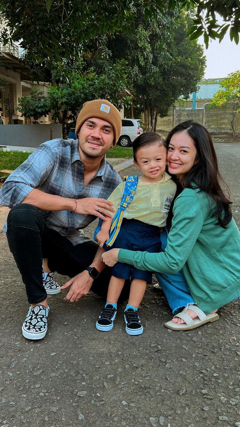 10 Potret Arash Anak Faradilla Yoshi dan Bryan Mckenzie di Hari Pertama Masuk Sekolah, Lucu dan Menggemaskan!