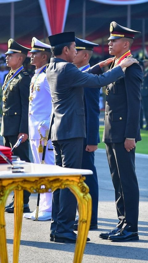 Presiden Jokowi Lantik Perwira TNI dan Polri di Istana Negara