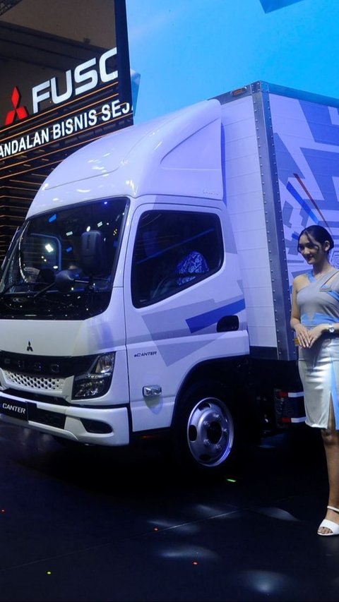 FOTO: Penampakan Truk Listrik Pertama Indonesia Mejeng di GIIAS 2024