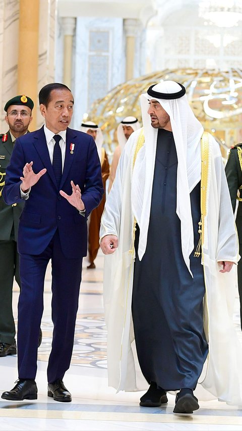 Jokowi Terima Pengharagaan Sipil Tertinggi 'Order of Zayed' dari Presiden MBZ