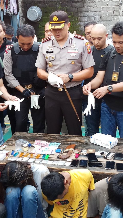 Ada Tembok Rahasia Transaksi Narkoba di Kampung Boncos Palmerah, 'Jalan Tikus' Pengedar Kabur saat Digerebek Polisi