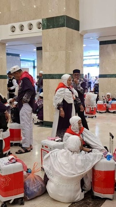 Garuda Delay Again, 450 Hajj Pilgrims Unable to Return to Homeland