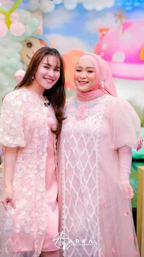 The Cancellation of the Older Sister's Wedding, Ayu Ting Ting's Younger Sister Mentions the Issue of Infidelity