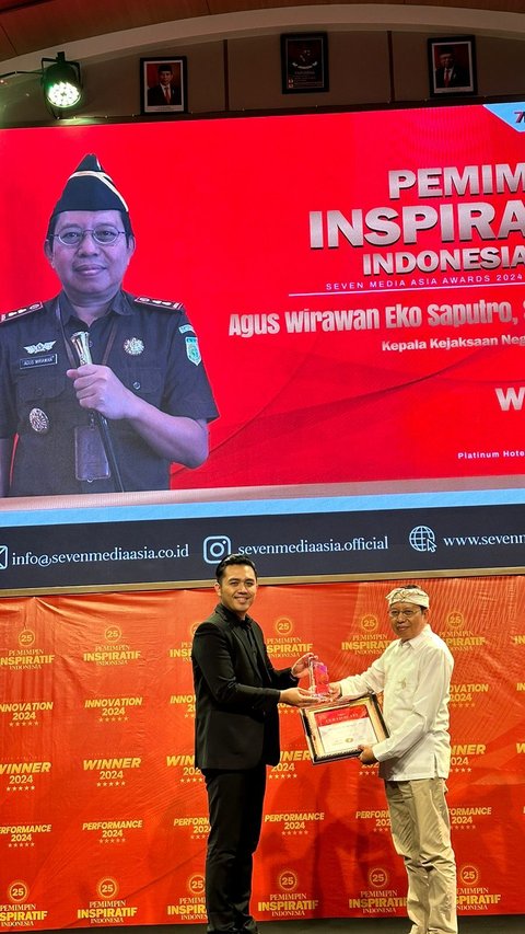 Kajari Gianyar Raih Anugerah ‘25 Pemimpin Inspiratif 2024’ di Ajang ‘Seven Media Asia Awards 2024’