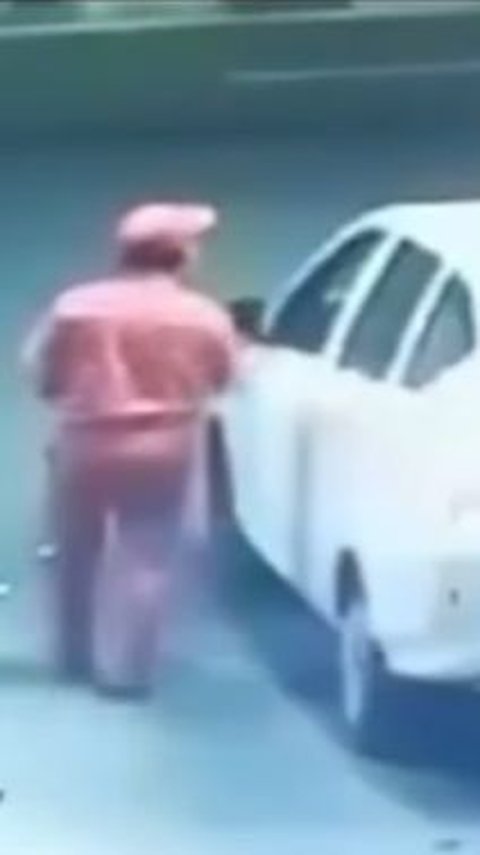 Viral Gas Station Officer in East Jakarta Dragged by Car While Chasing a Non-Paying Customer