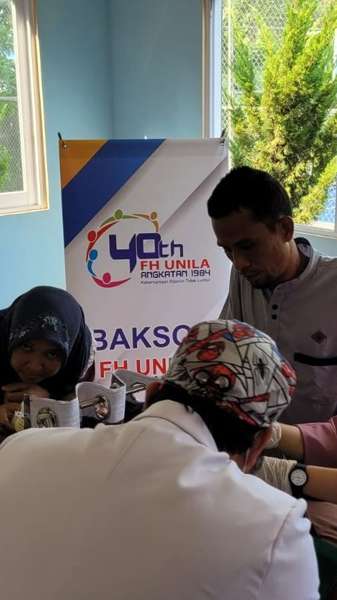 FH UNILA 1984 Gandeng YPP Selenggarakan Khitanan hingga Pengobatan Umum Gratis di Tangerang