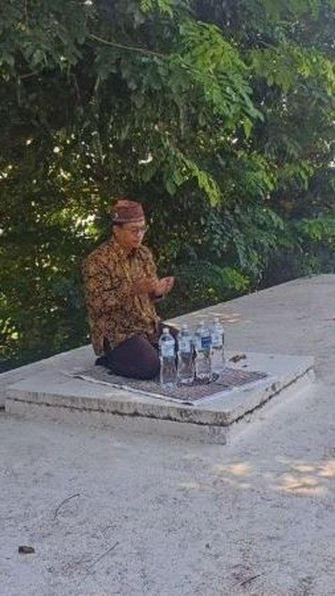 Barelang Bridge in Batam is being blessed due to the high number of suicide attempts