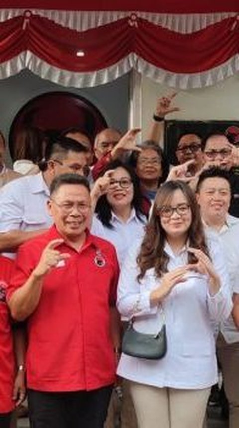 Ketua Gerindra Tomohon Sendy Rumajar Daftar Wawali ke DPC PDIP Tomohon