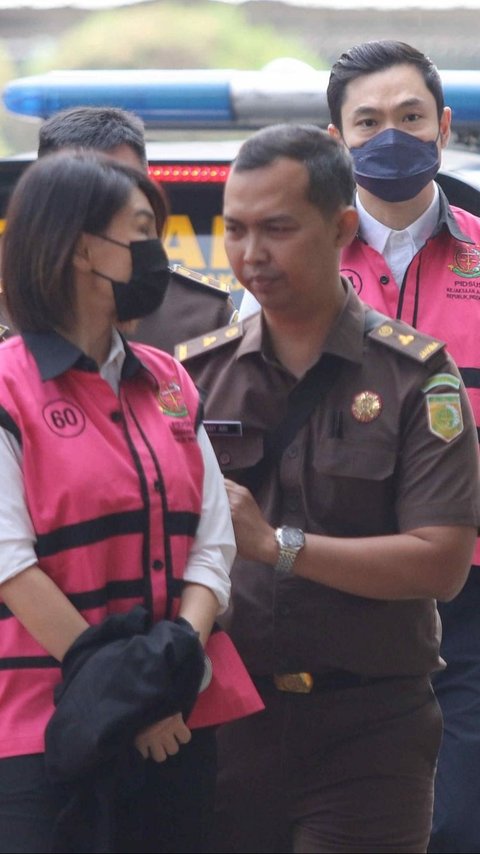 Evidence of Harvey Moeis and Helena Lim Handed Over to Kejari Jaksel, Including Luxury Cars and Billions of Money