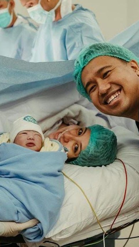 Potret Clairine Clay & Joshua Suherman Dikaruniai Anak Pertama, Bayinya Lucu dan Menggemaskan Banget