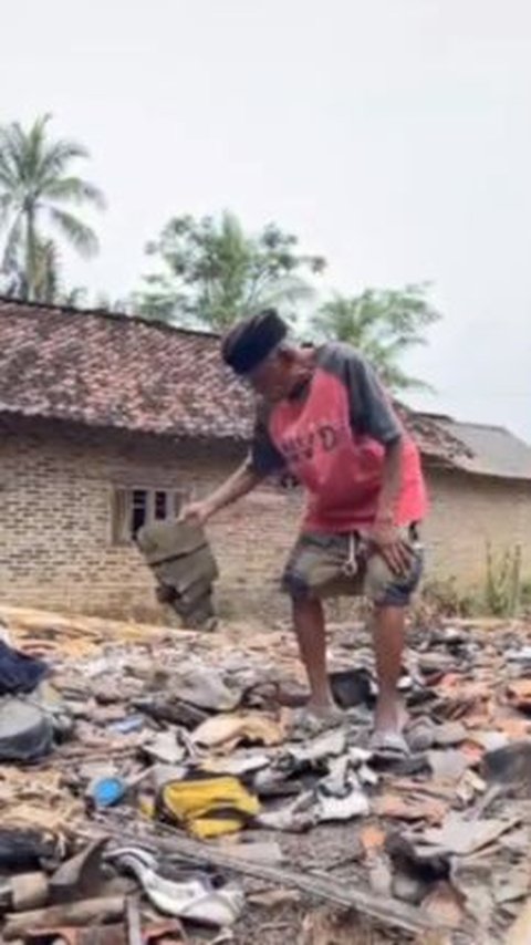 Kisah Sedih Kakek Kaemi, Lagi Menjual Hasil Mulung Pulang-pulang Rumahnya Habis Terbakar