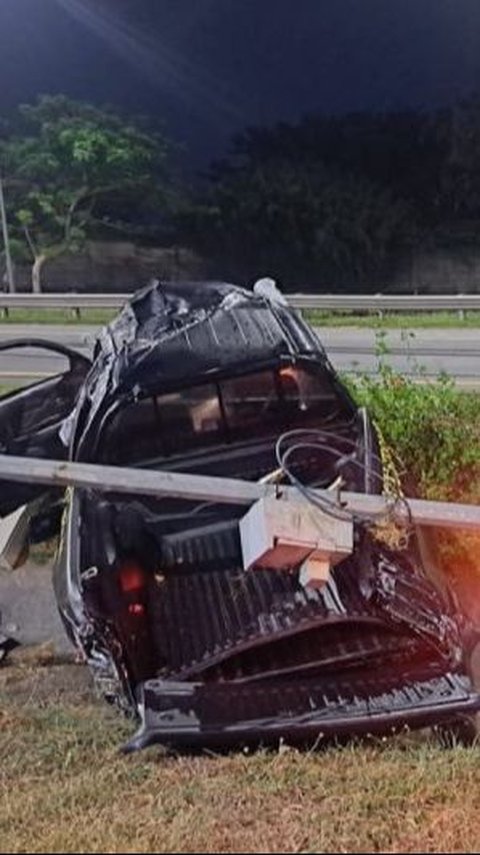 Dua Mobil Bea Cukai Kecelakaan di Tol Jombang - Mojokerto, Begini Kondisinya