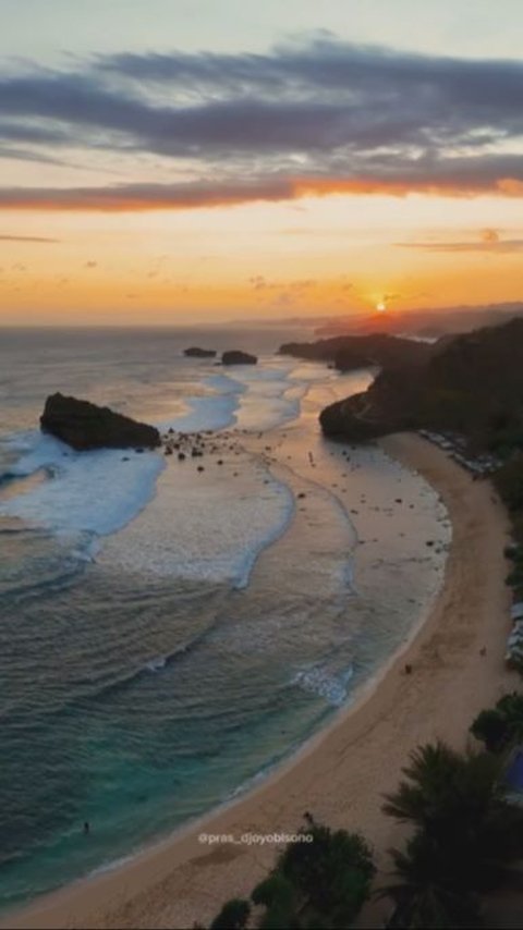 Potret Pantai Mirip Raja Ampat di Pacitan, Pemandangannya saat Matahari Terbenam Tak Terdefinisikan Kata-kata