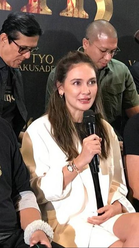 Luna Maya Membantah Bermain Film Horor dengan Maxime Bouttier Karena Pacaran, Berikut 8 Potret yang Membuktikannya