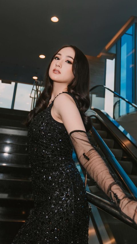 8 Portraits of Laura Moane That Are Considered More Classy After Breaking Up with Al Ghazali, Netizens: She's Hurt But Not Noisy