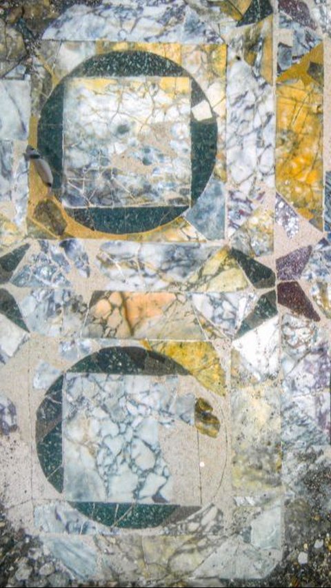 Arkeolog Temukan Mozaik Marmer Bekas Vila Romawi Kuno, Keindahannya Tak Pudar Meski Tenggelam Ribuan Tahun