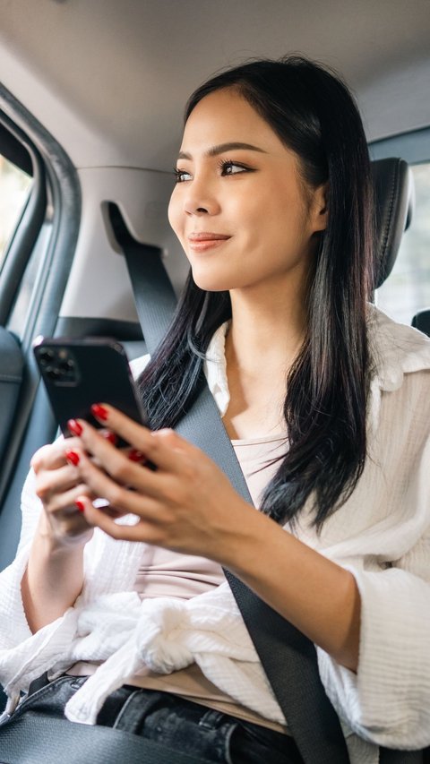 Women, Always Maximize Security Features When Using Online Transportation