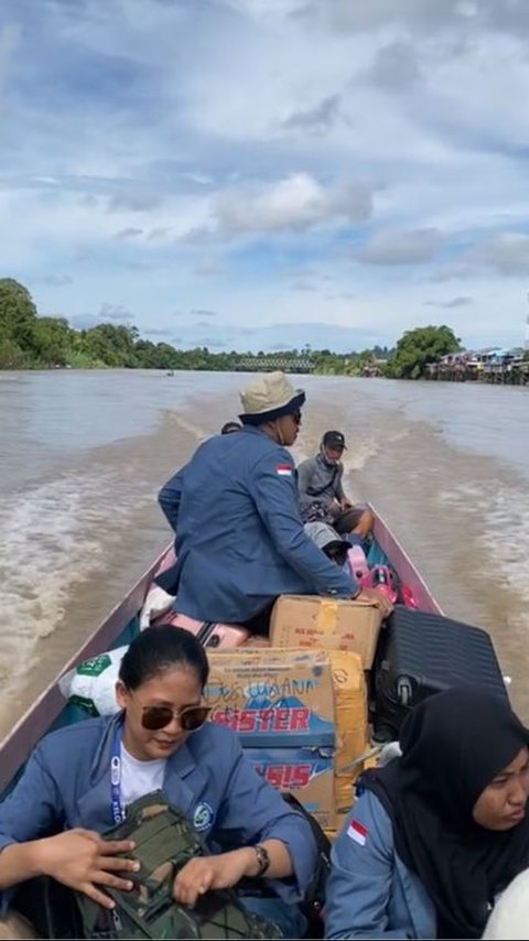 Momen Haru Perpisahan Mahasiswa KKN dengan Warga Desa, Penuh Isak Tangis