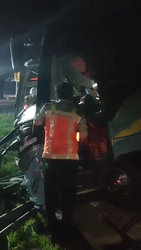 Bus Pengangkut Dosen Unpam Kecelakaan di Tol Cipali, Satu Orang Meninggal Dunia