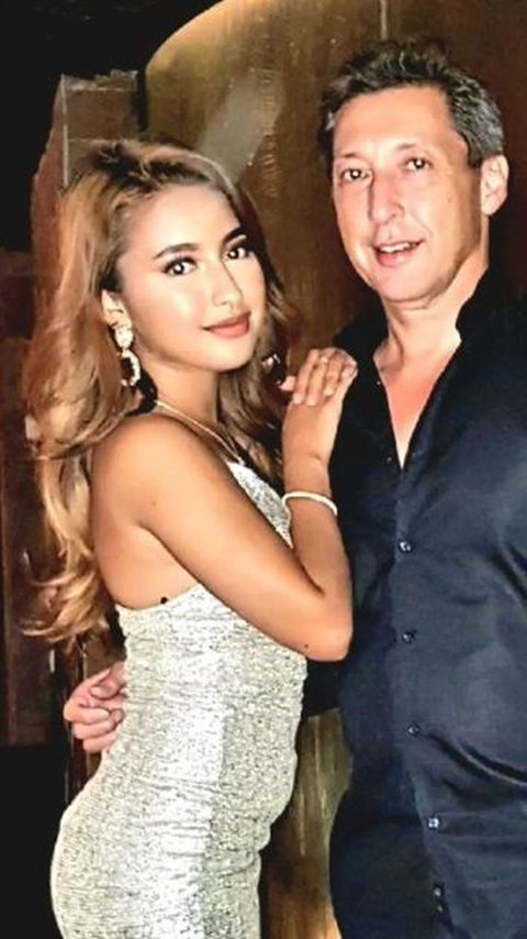 Former Famous Dangdut Singer, 8 Photos of Jennifer Coppen's Father Who Looks Like His Grandchild Kamari