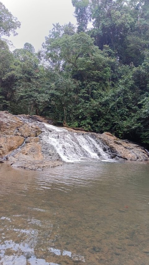 Pesona Air Terjun Doyam Turu Lempesu di Kabupaten Paser