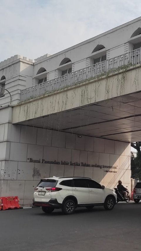 Cerita di Balik JPO Asia Afrika yang Ikonik di Bandung, Ada Curhatan Pastor Belanda Jatuh Cinta dengan Bumi Pasundan