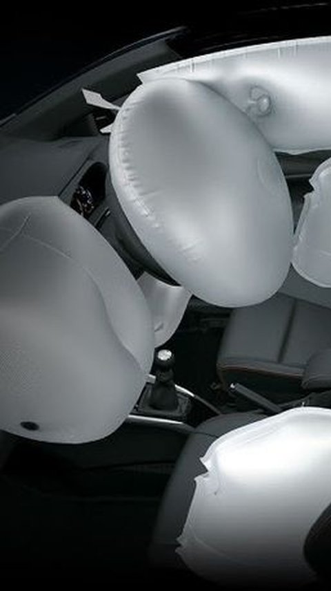 Saat Airbag Mengembang, Ini Pentingnya Seat Belt.