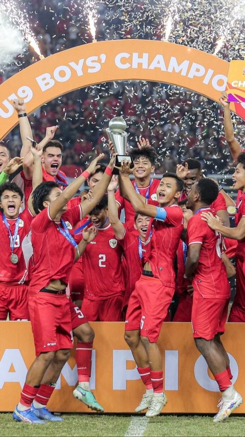 FOTO: Euforia Kemenangan Timnas Indonesia U-19 Angkat Trofi AFF U-19 2024