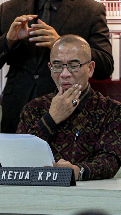Segudang Pengalaman Ketua KPU Hasyim Asy'ari Sebelum Diberhentikan karena Kasus Asusila