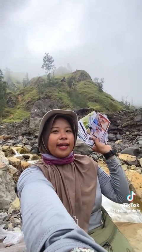 Jeli Lihat Peluang, Wanita Ini Buka Jastip Foto & Video saat Mendaki Gunung Rinjani