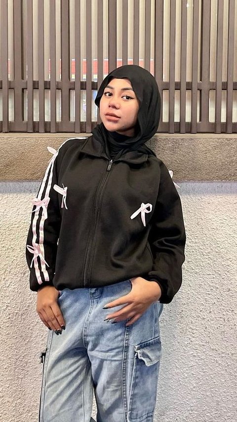 Latest Portrait of Cimoy Montok, Steady Wearing Hijab After Engagement