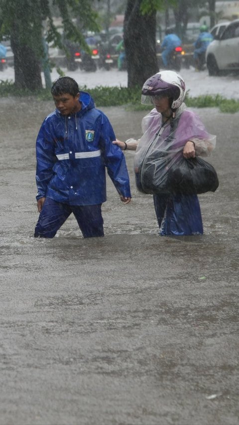 48 RT di Jakarta Banjir, Ketinggian Capai 75 Centimeter