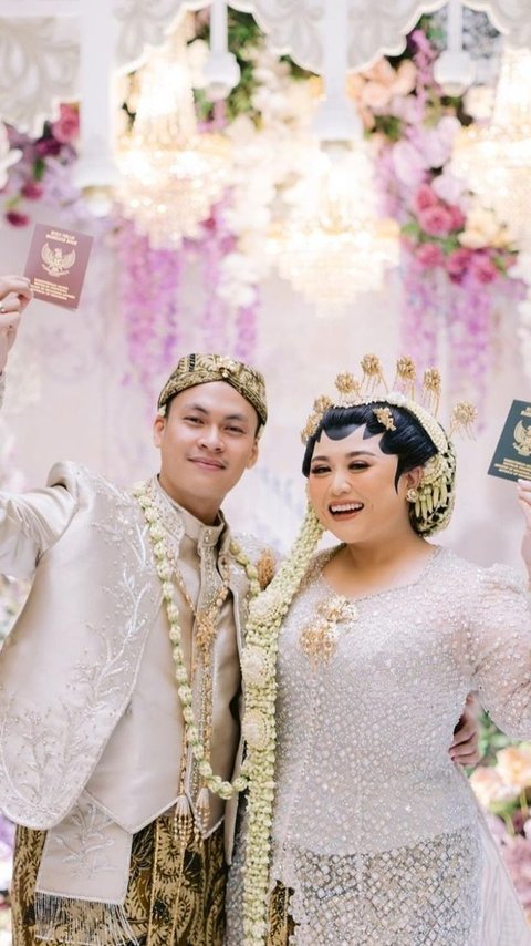 Undang King Nassar, 8 Foto Resepsi Pernikahan Selebgram Clarissa Putri dan Sandro Fahdhipa