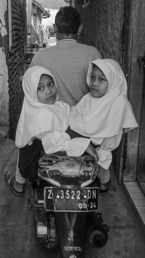 FOTO CERITA: Semangat Anak Kembar Siam Asal Garut, Bercita-cita Jadi Dokter